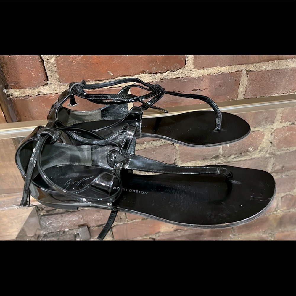 Giuseppe Zanotti strappy gladiator black sandals 38
